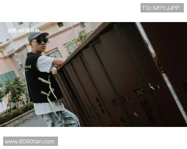 日本足球明星时尚穿搭大赏展现独特魅力与个性风格