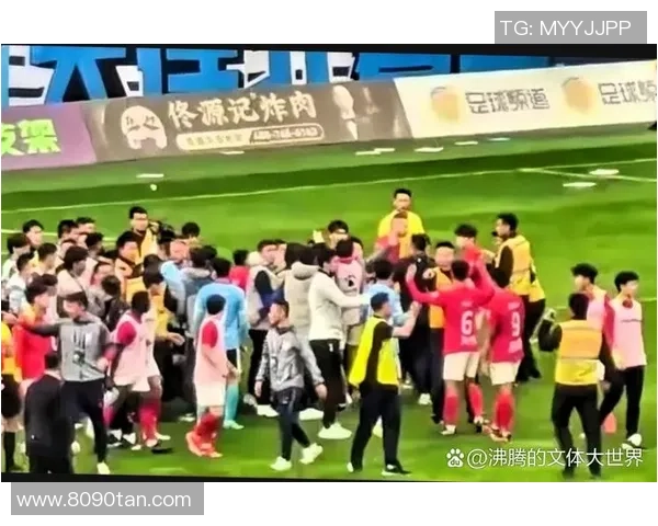足球明星因场上冲突殴打队友视频曝光引发热议和争议